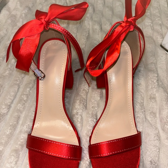 Chic Red Satin Women's Heels - Picture 1 of 3